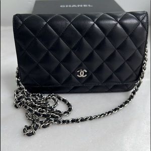 Chanel Wallet on a chain black